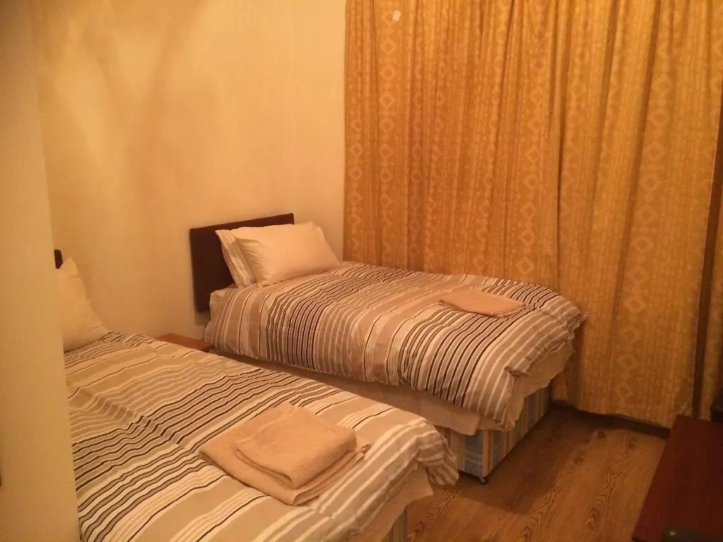 Metropol Inn Hounslow Bed & Breakfast